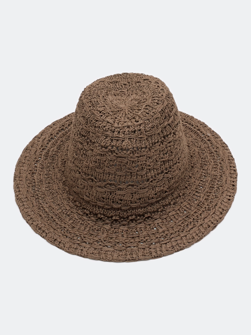 Плетеная шляпа с прямыми полями