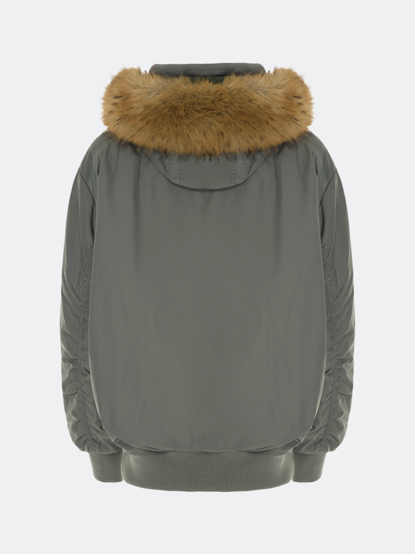 Oversize бомбер с меховым капюшоном