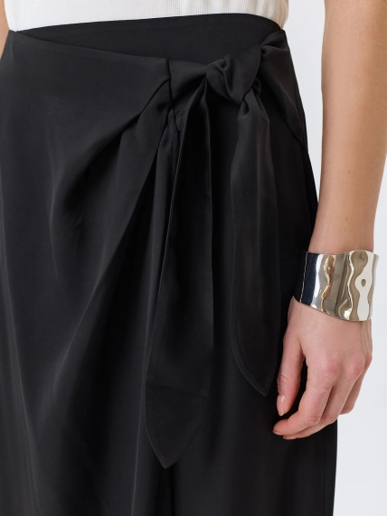 Юбка на запах с бахромой