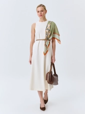 Трикотажное платье-макси с поясом