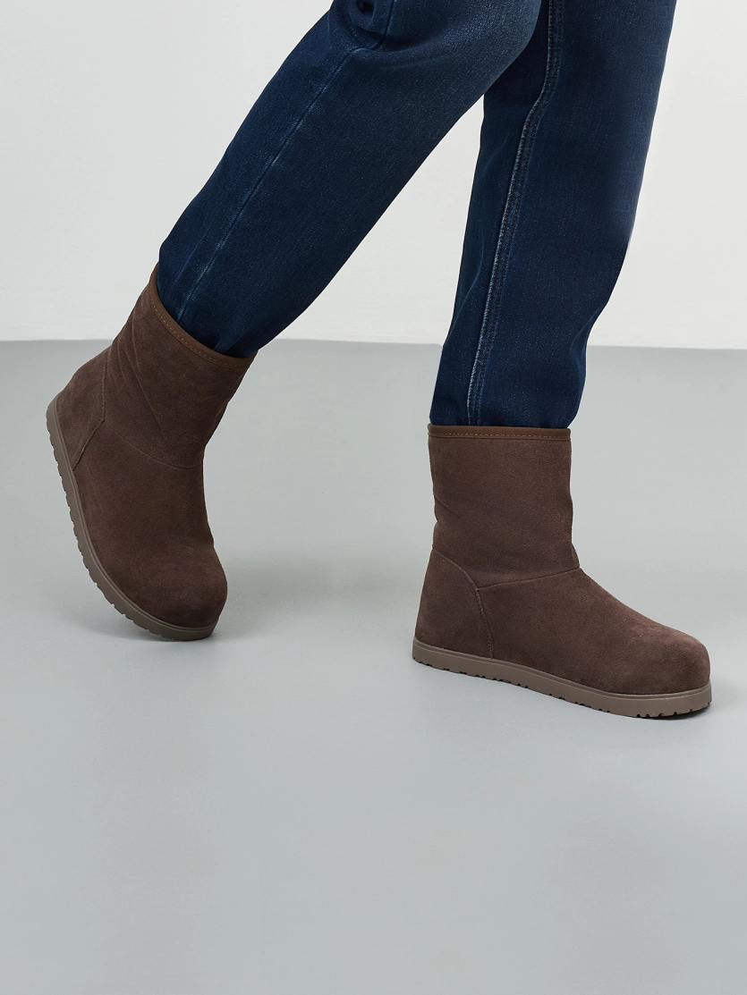 Утепленные ботинки из натуральной замши