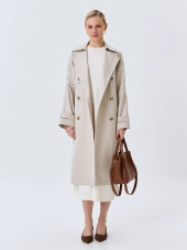 Классический тренч с акцентными пуговицами