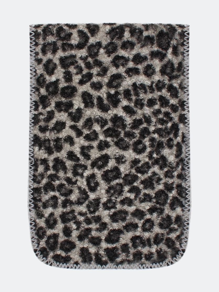 Мягкий шарф с анималистичным принтом