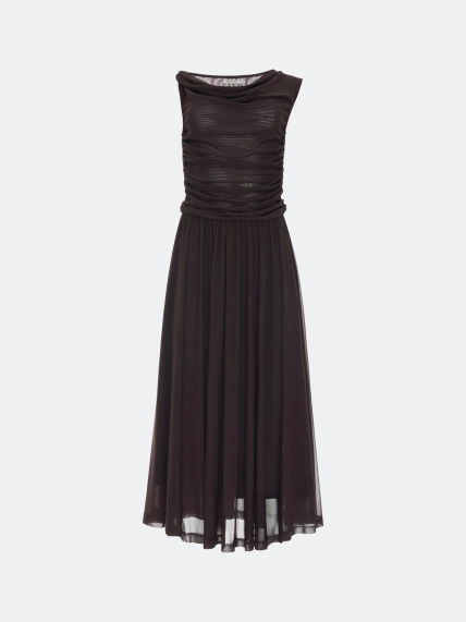 Платье с открытыми плечами