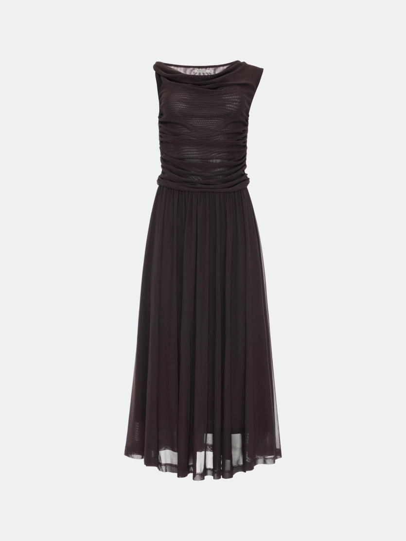 Платье с открытыми плечами