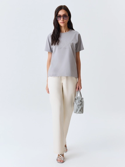 Футболка из хлопка с вышивкой в цвет