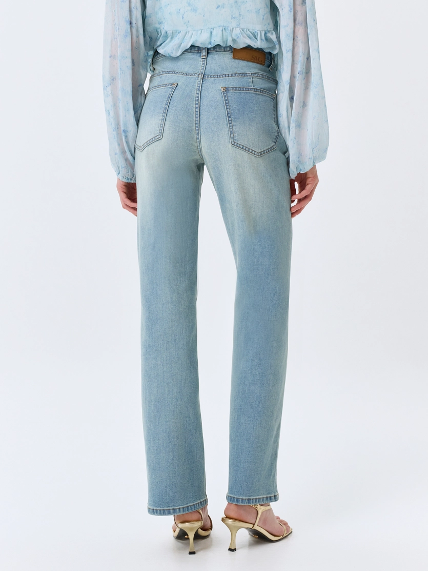 Классические джинсы с деликатной варкой