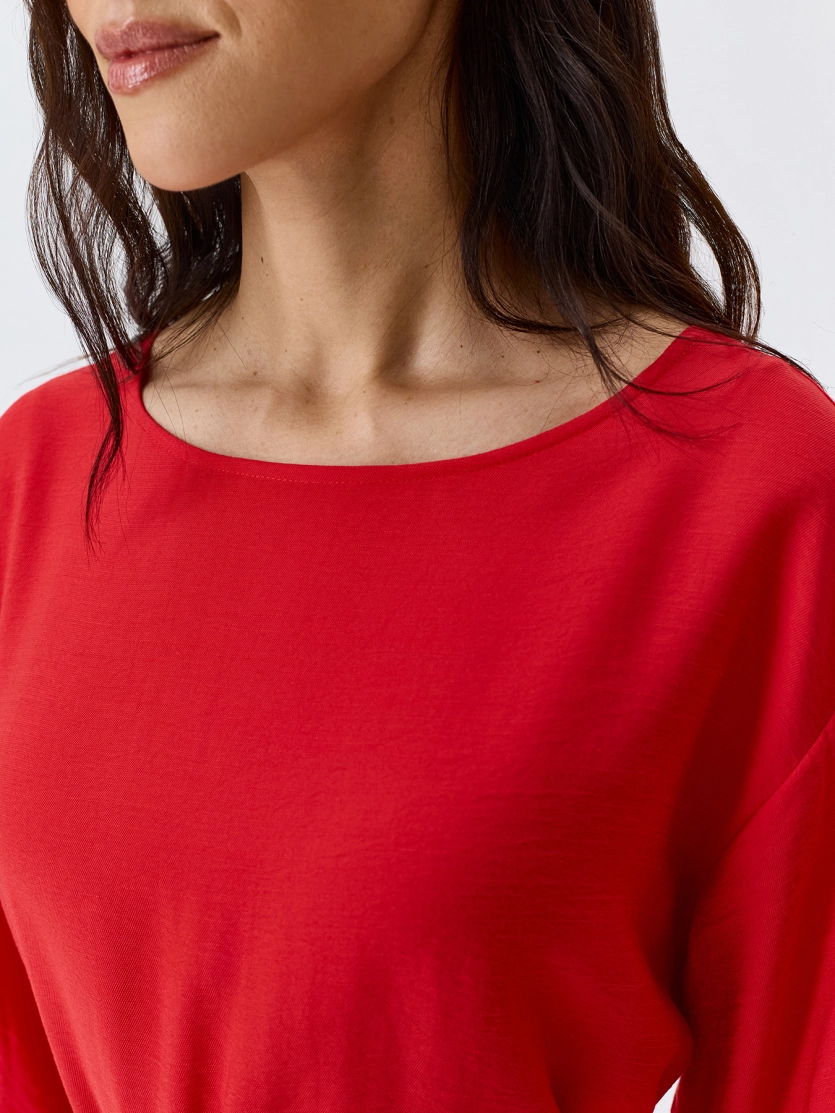 Платье из тенселя с акцентным поясом