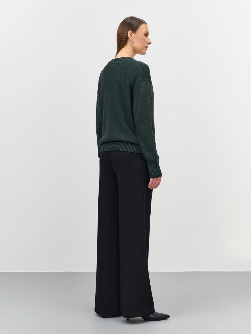 Базовый джемпер с V-образным вырезом