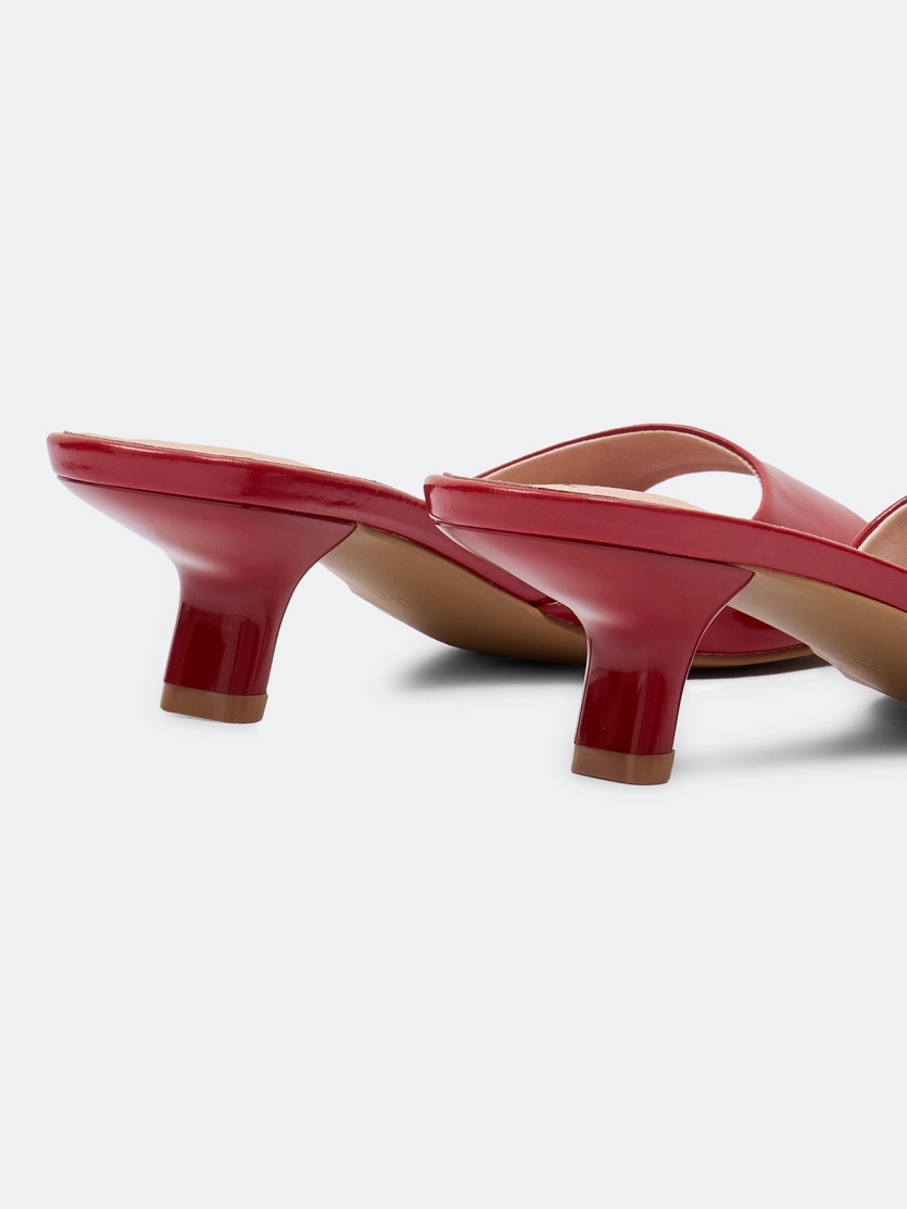 Яркие сабо из натуральной кожи