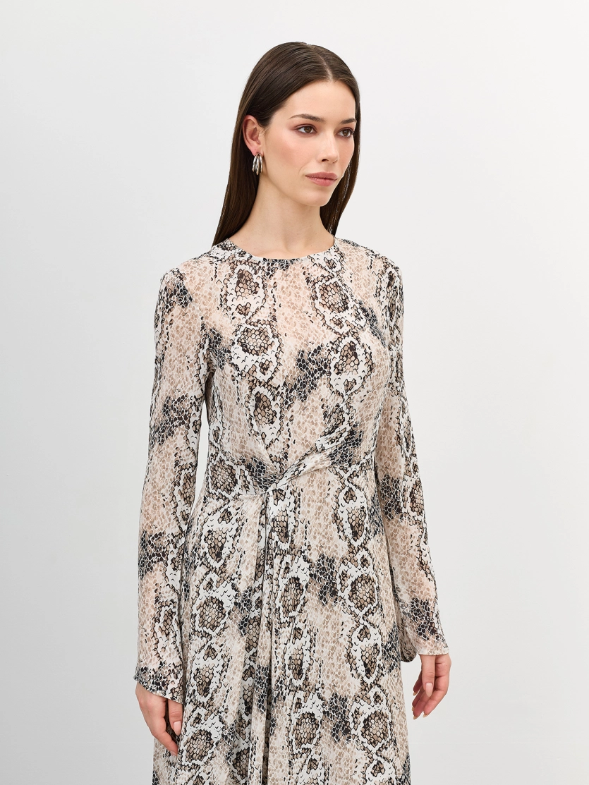 Платье-макси с анималистичным принтом
