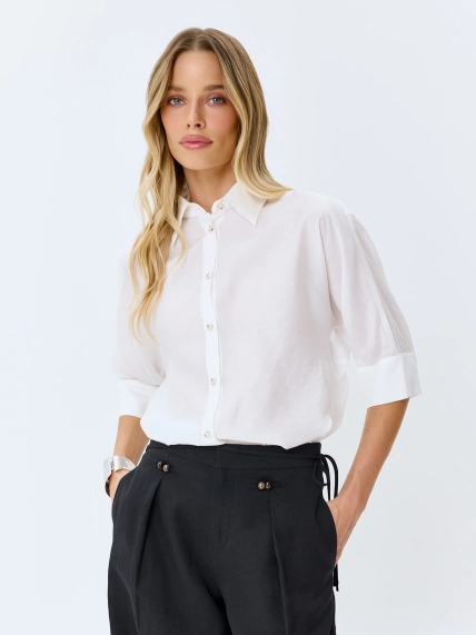 Воздушная блузка с укороченными рукавами