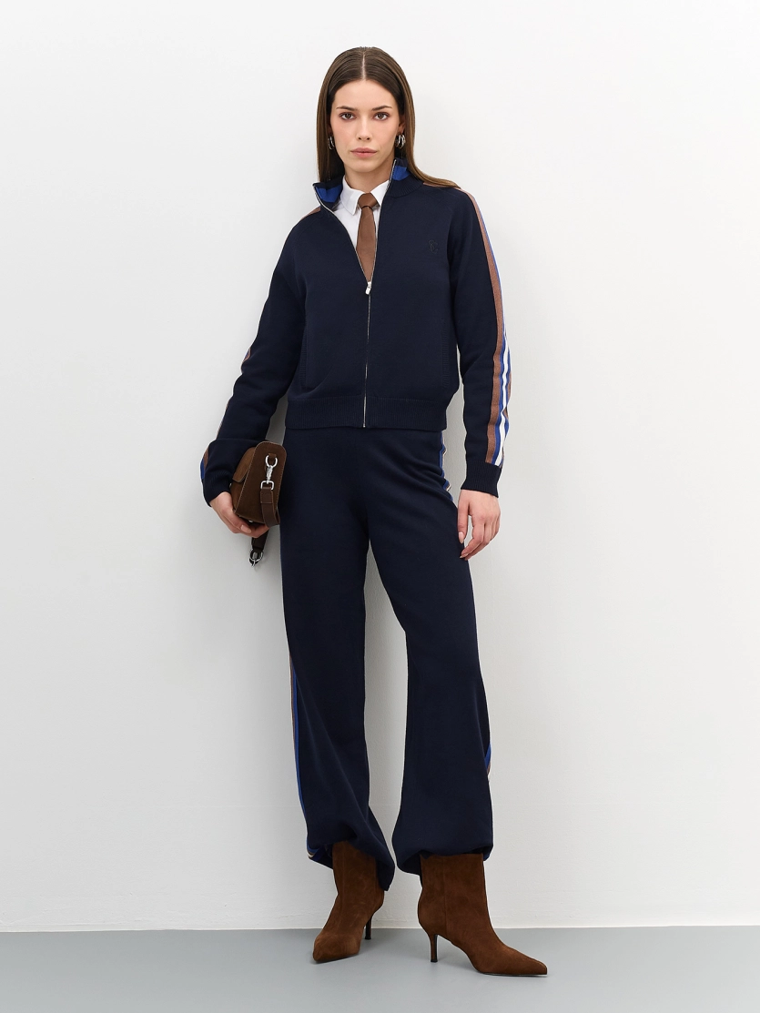 Вязаные брюки с лампасами