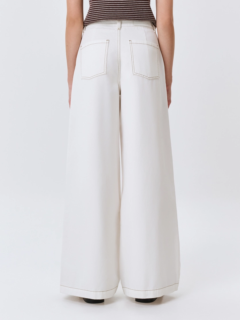 Джинсы палаццо с акцентными складками