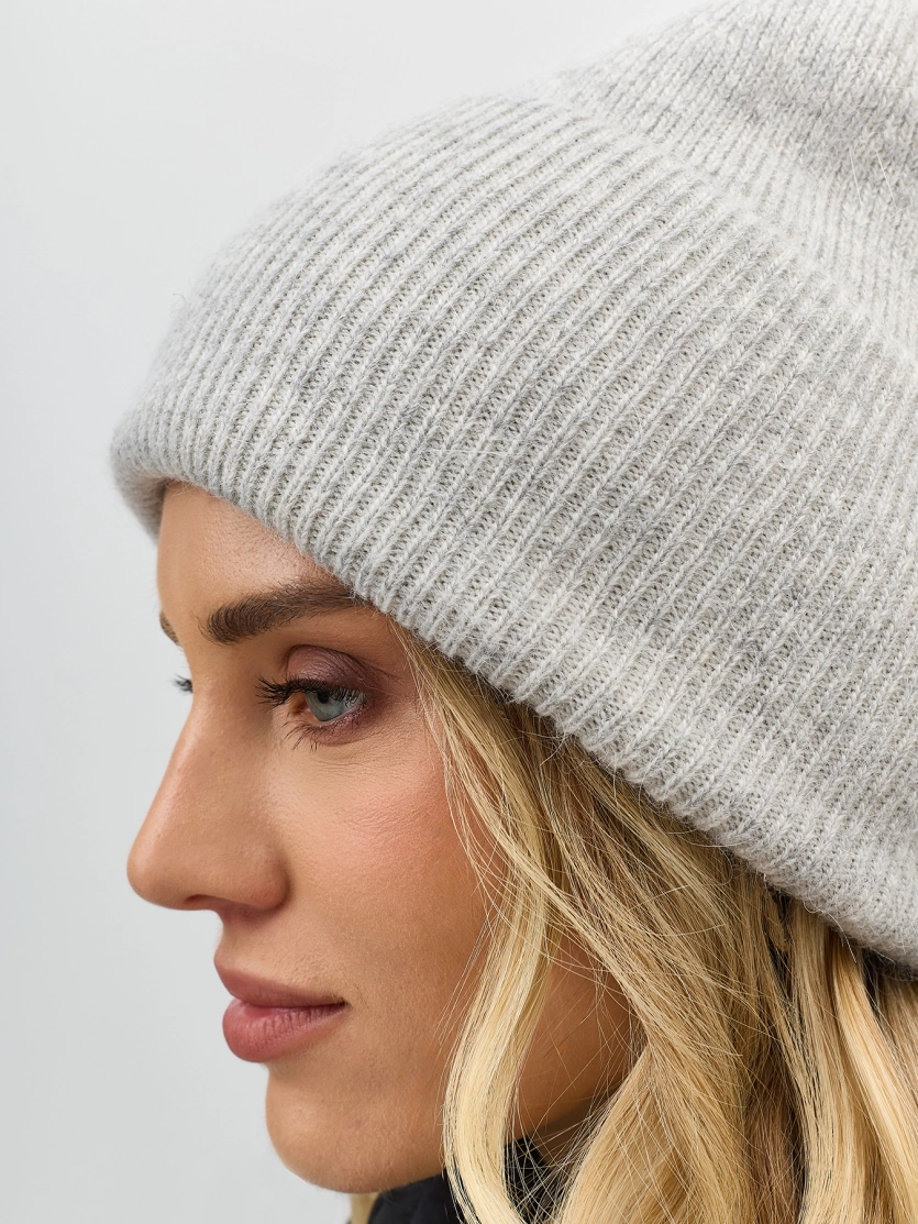 Шапка бини с широким отворотом