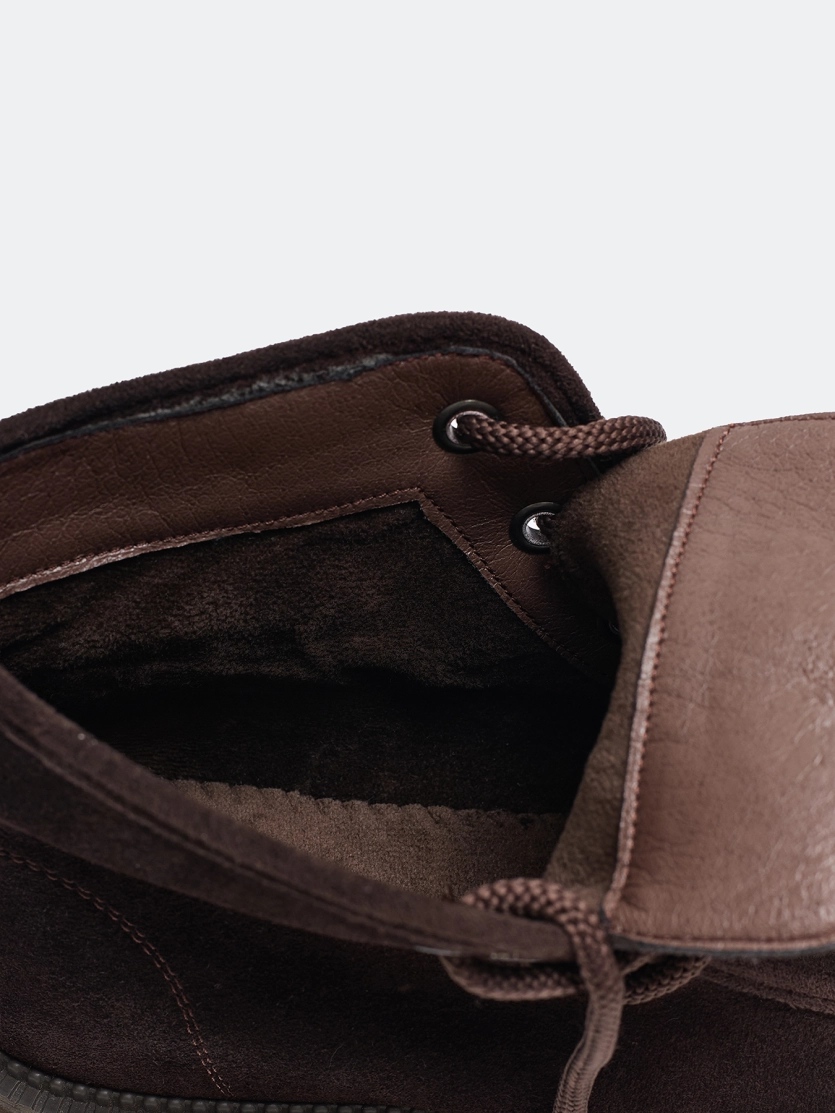 Ботинки из натуральной замши на рифленой подошве