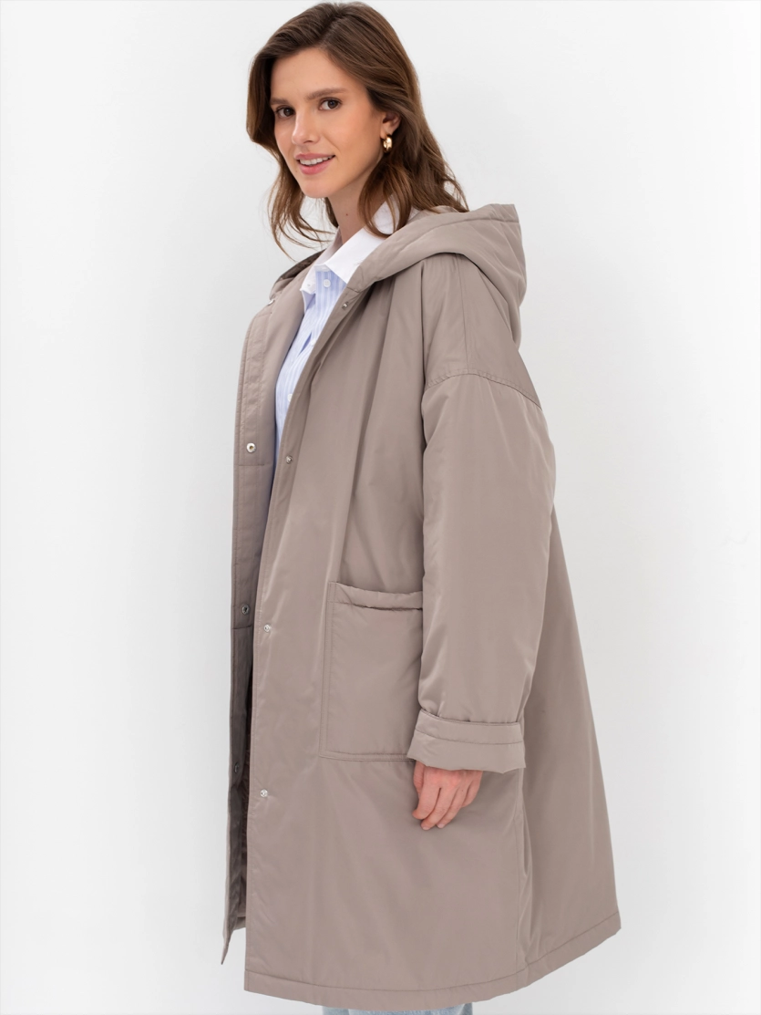 Лаконичное пальто oversize с капюшоном