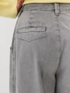 Объемные джинсы с карманами-патчами в стиле Workwear