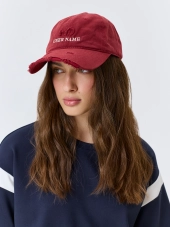 Кепка с вышивкой и дестроями