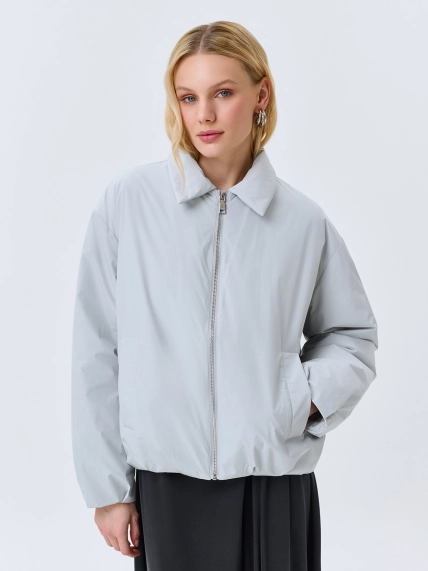 Укороченный утепленный бомбер