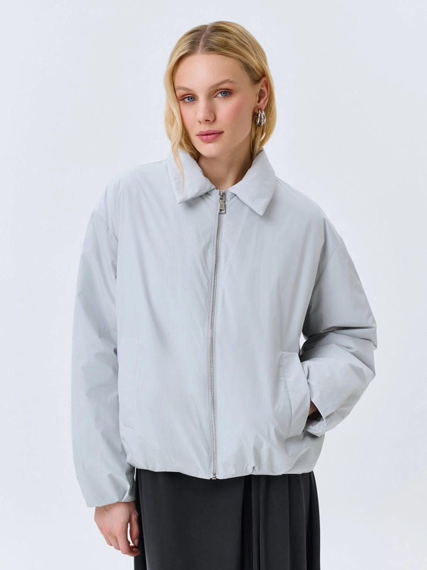 Укороченный утепленный бомбер