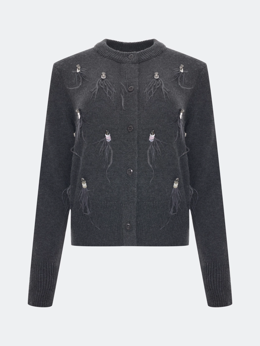 Вязаный кардиган с декоративными перьями и кристаллами
