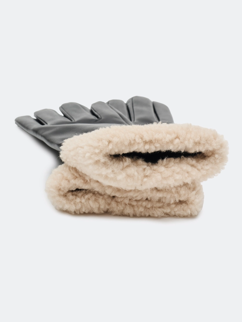 Перчатки из эко кожи с меховыми манжетами