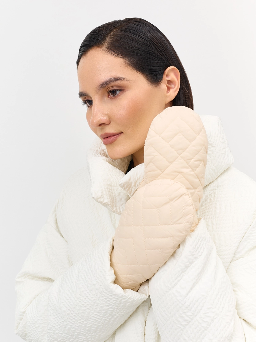 Утепленные варежки с ромбовидной стежкой