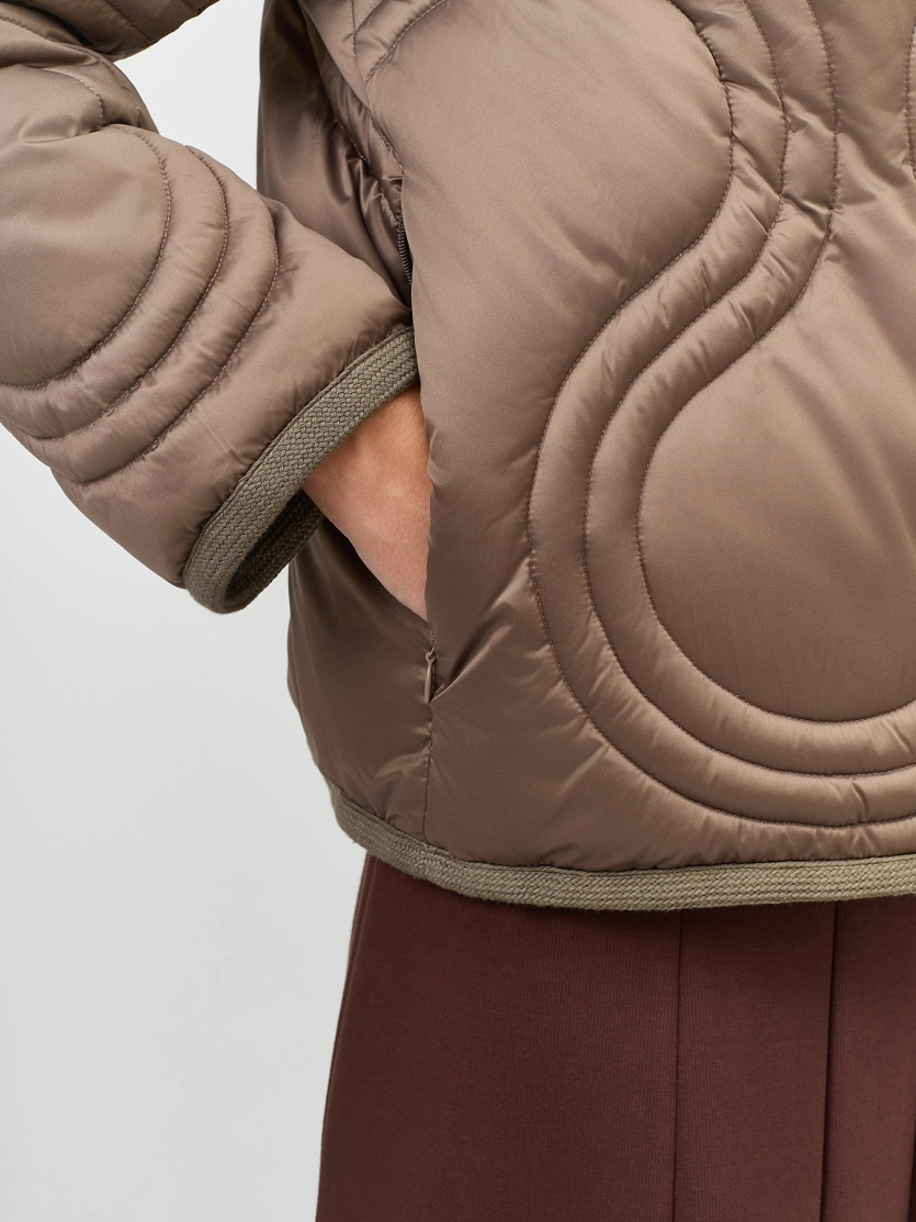 Куртка с фигурной стежкой