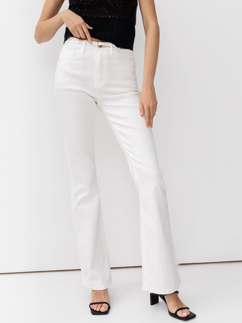 Белые джинсы Boot cut