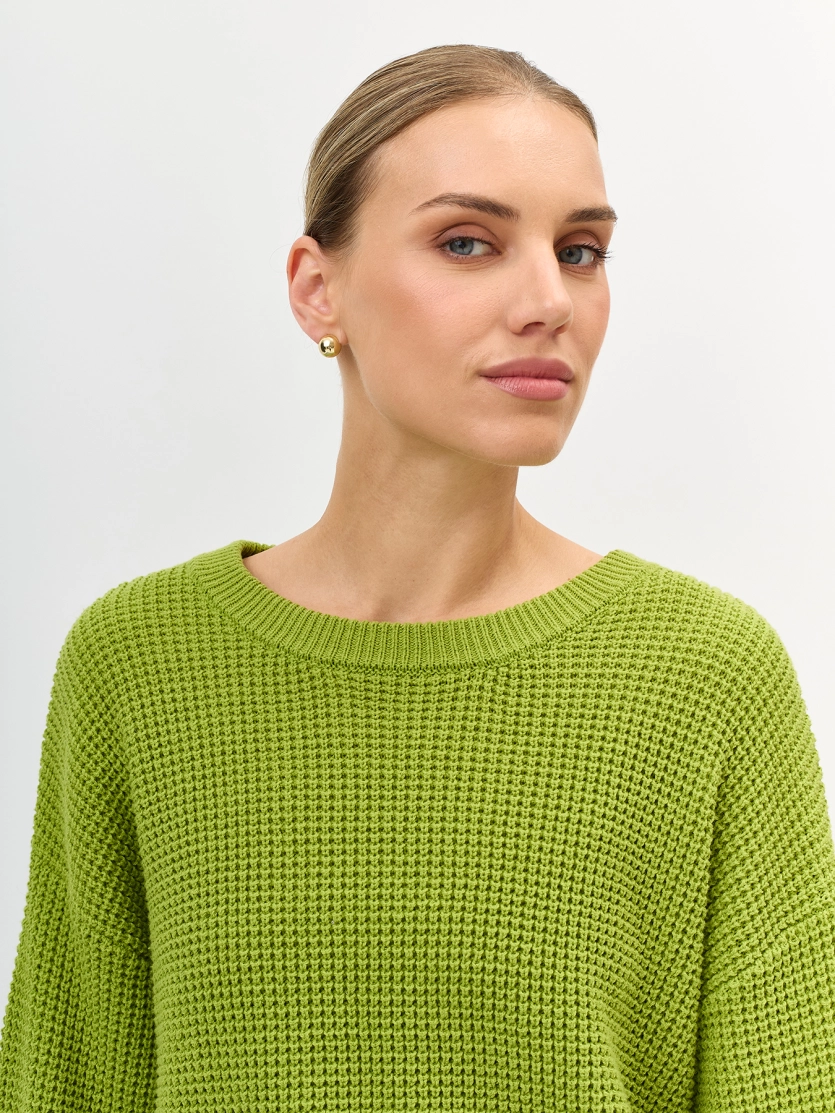 Яркий свитер из хлопка