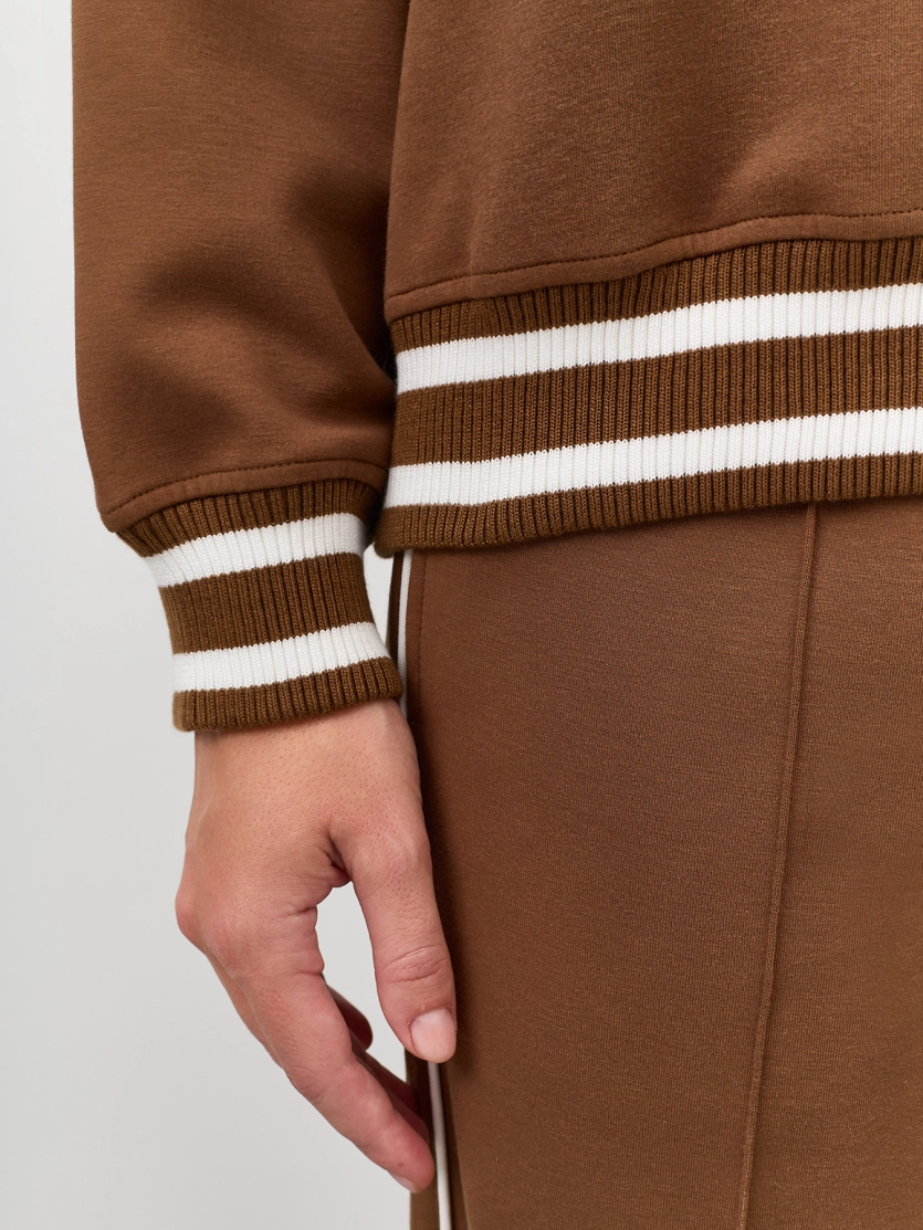 Джемпер с короткой молнией