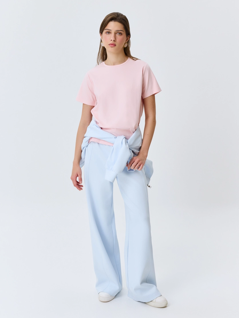 Базовая яркая футболка