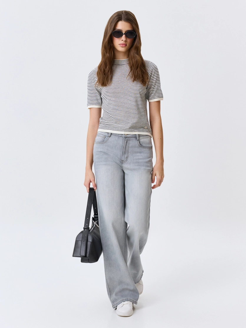 Джемпер в тонкую полоску