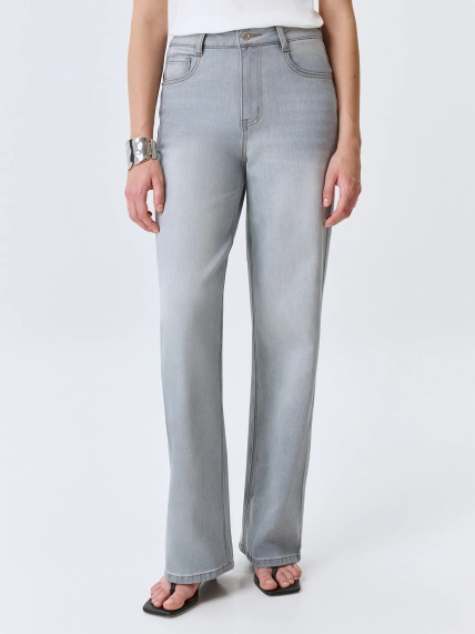 Прямые серые джинсы 