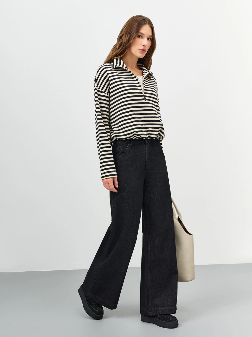 Джемпер в контрастную полоску