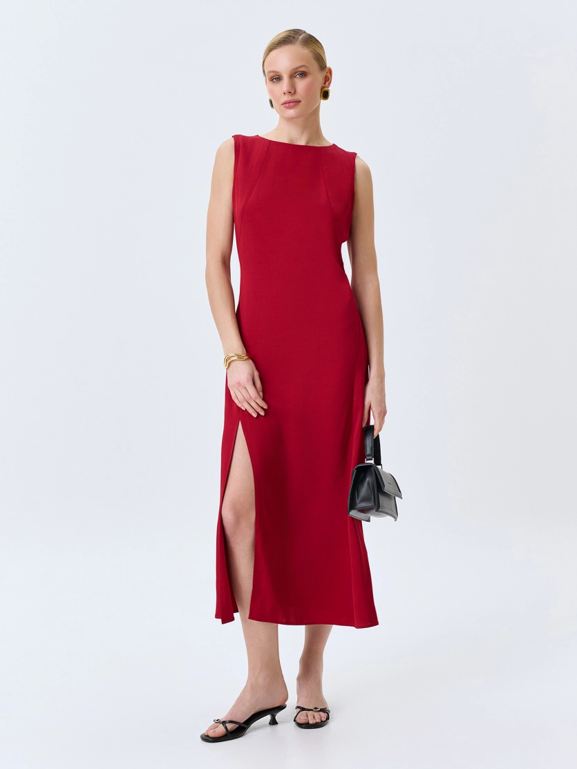 Яркое платье-миди из вискозы