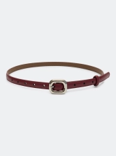 Тонкий кожаный ремень с акцентной пряжкой