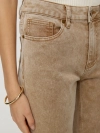 Бежевые джинсы из эластичного денима актуальной варки