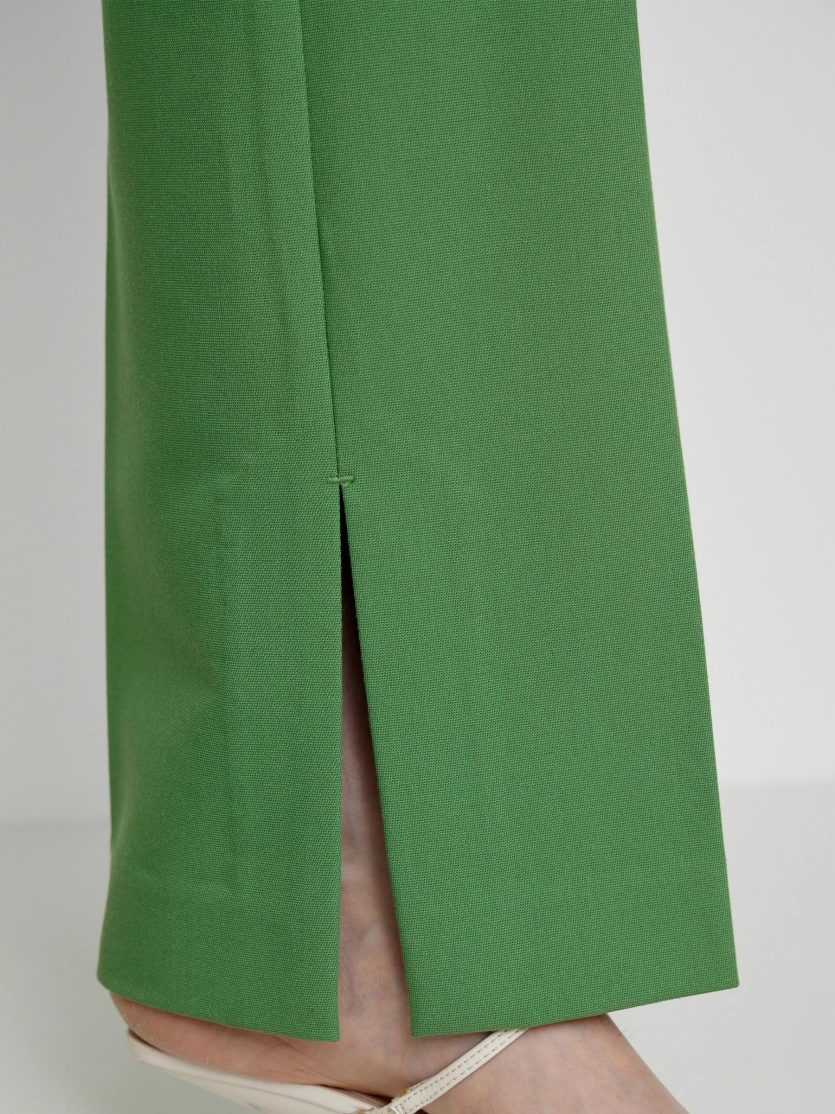 Костюмные брюки в зеленом оттенке