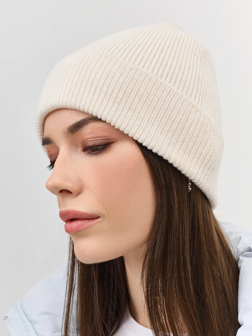 Шапка бини в мелкий рубчик