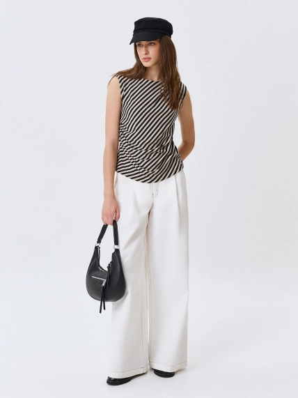 Сумка-багет из мягкой эко кожи