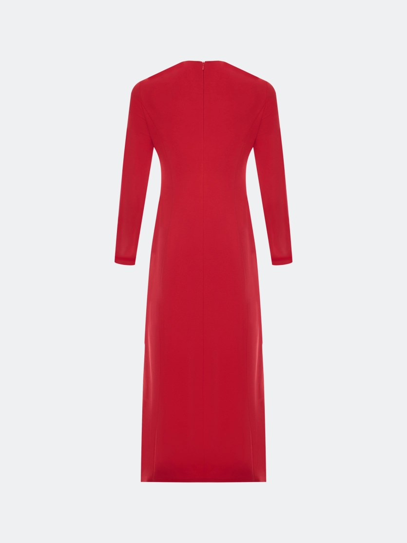 Трикотажное платье с высоким разрезом