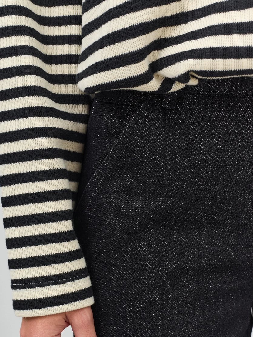 Джемпер в контрастную полоску