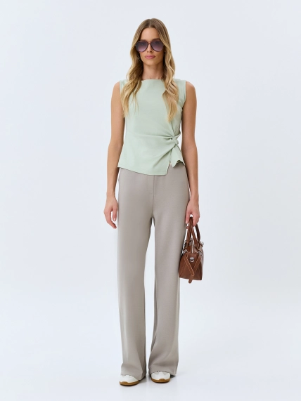 Топ с асимметричными складками