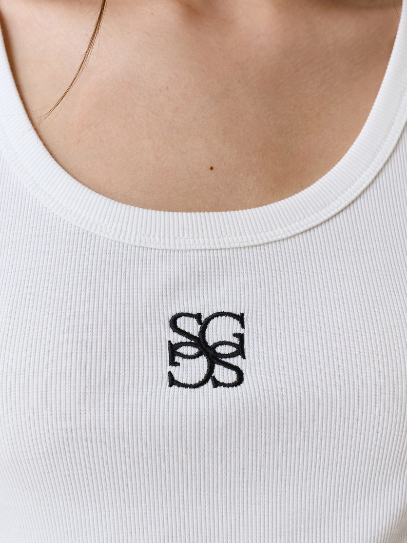 Хлопковый топ с графичной вышивкой