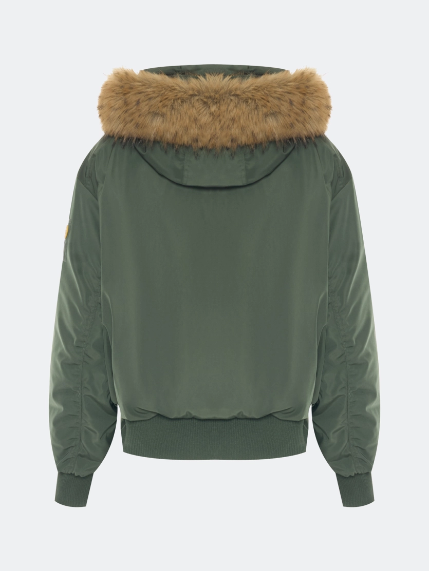 Яркий бомбер с искусственным мехом