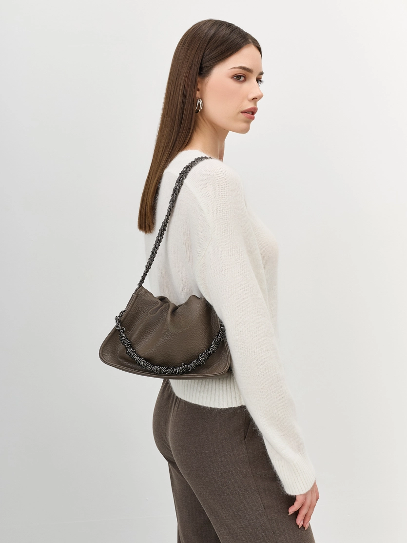 Сумка из эко кожи с ремешком-цепочкой