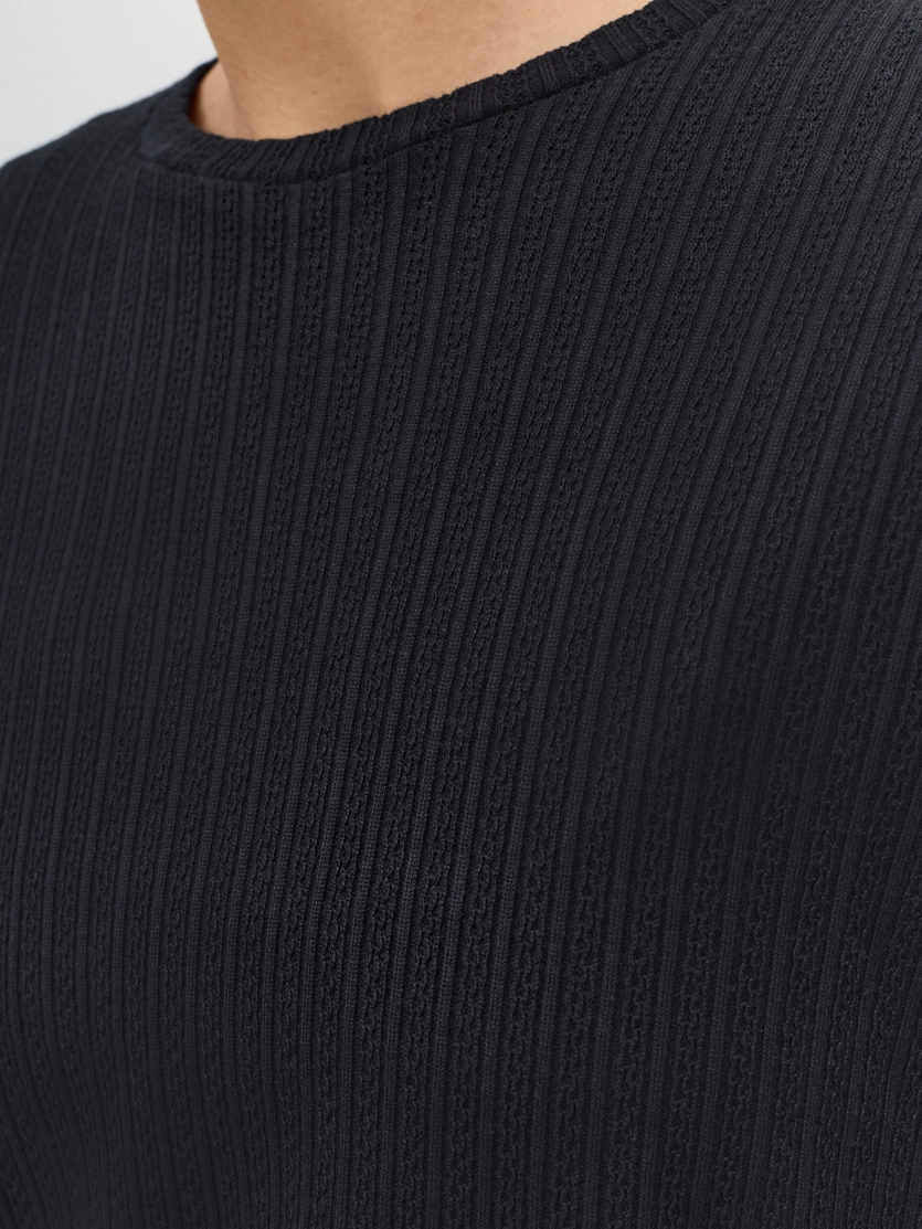 Лонгслив из ажурного трикотажа