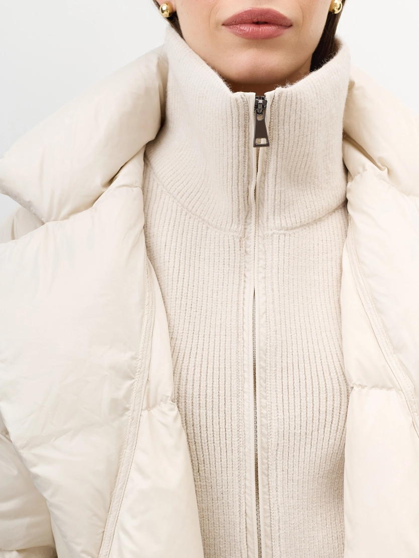 Пуховик на запах с трикотажной манишкой